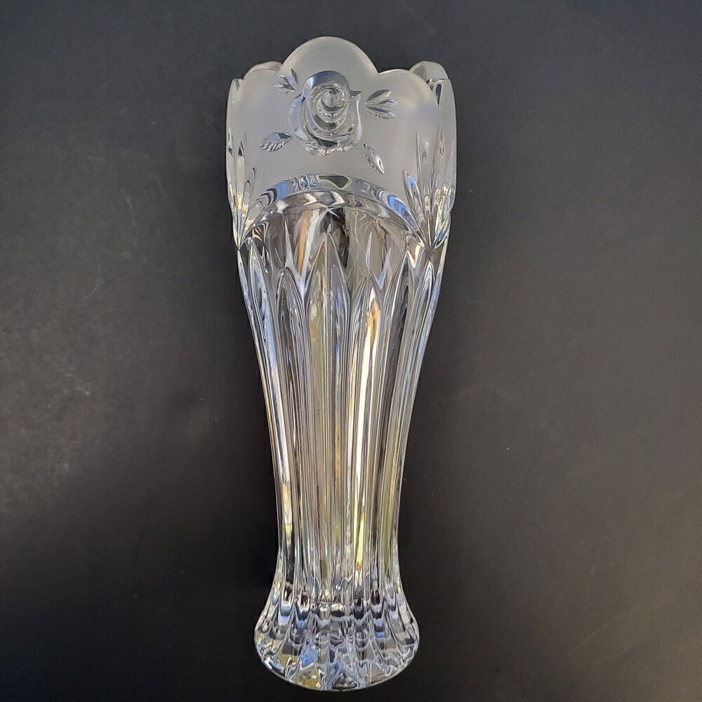 VTG Oneida Crystal Bud Vase Southern Garden Pattern Rose Design on Frost Border
